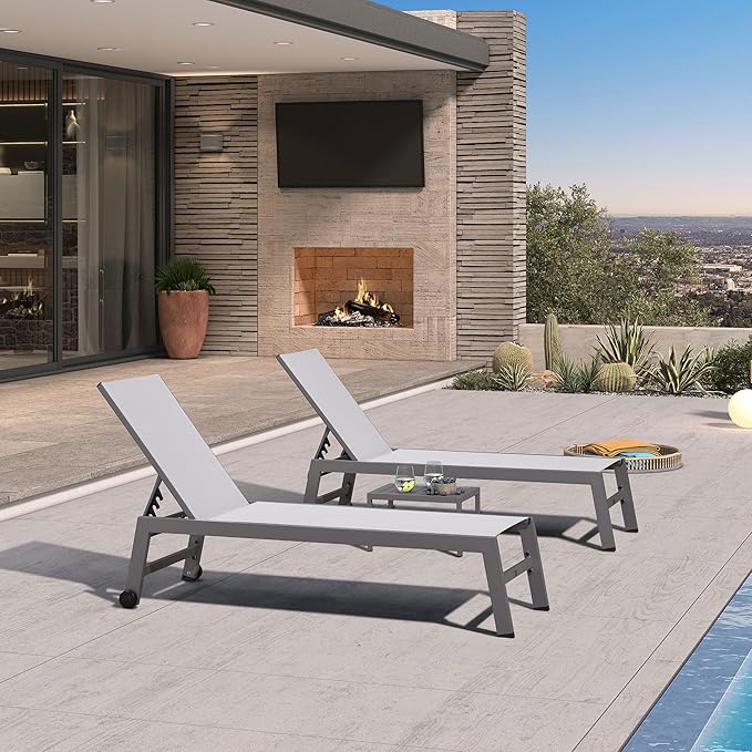PURPLE LEAF Outdoor Lounge Chair Set for 2 Aluminum Patio Chaise Lounger with Wheels and Adjustable Backrest Pool Reclining Lounge Chairs for Beach Yard Poolside Table Included, White