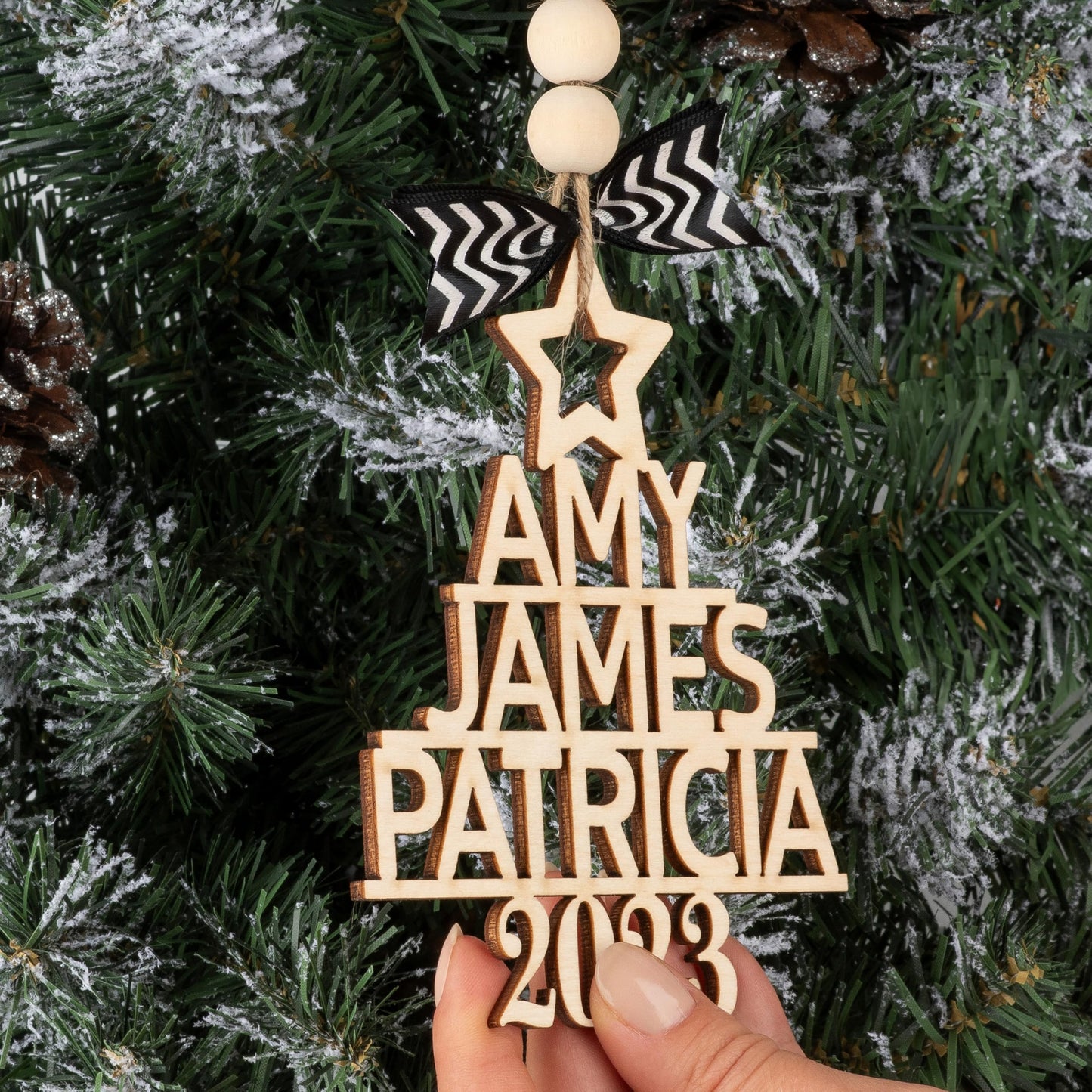Lily's Atelier Family Tree Ornament Personalized w/Name - Up to 7 Names 2023 Christmas Xmas Ornaments Keepsake for Relatives, Custom Family, Shaped