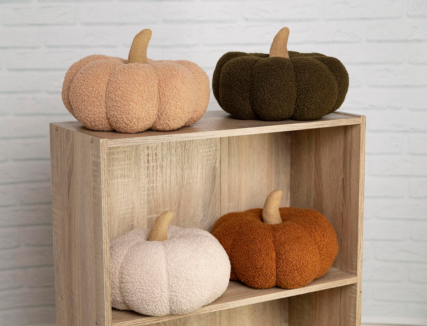 Pearhead Sherpa Pumpkin, Plush Stuffed Halloween Home Decorations, Modern Fall Home Decor, 6.5" x 9", Cream