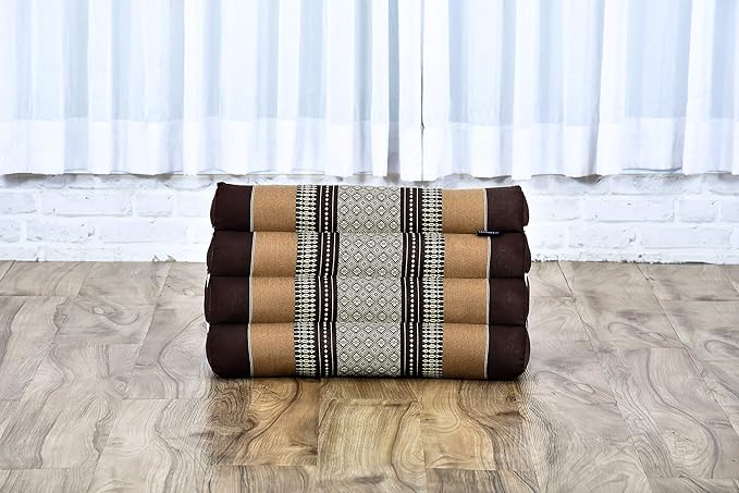 Leewadee Triangle Cushion – Comfortable Backrest for TV or Reading, Incline Pillow for Relaxing Made of Kapok, 20 x 13 x 13 inches, Brown