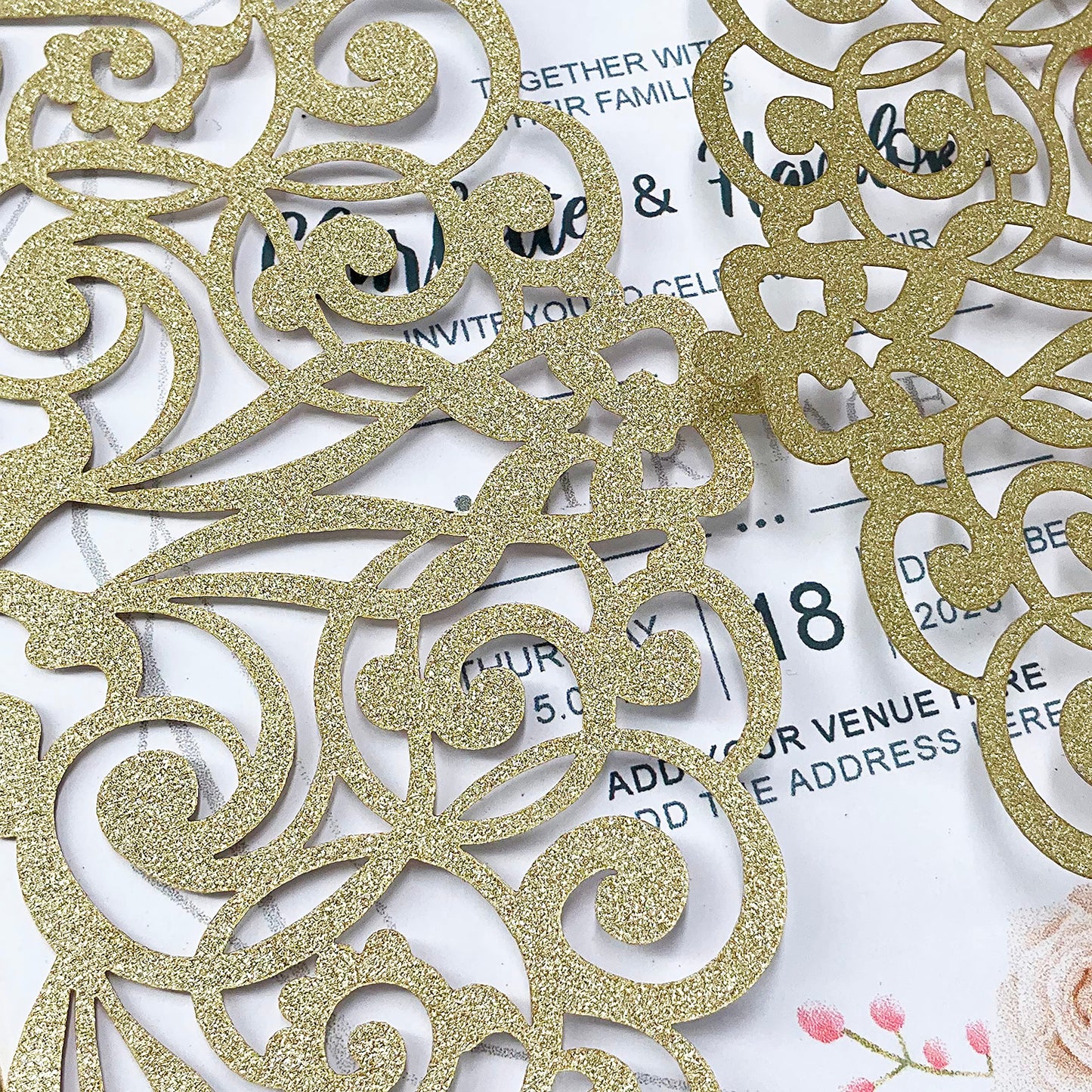 Fashmade 50Pcs Laser Cut Wedding Invitation With Glitter Envelopes And Ribbons Blank Personalized Card Invitaciones Para quinceañera Birthday Baby Shower Christmas Party Bridal Shower (Gold)