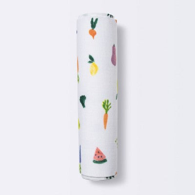 Muslin Swaddle Blanket - Cloud Island™ Fruits and Veggies